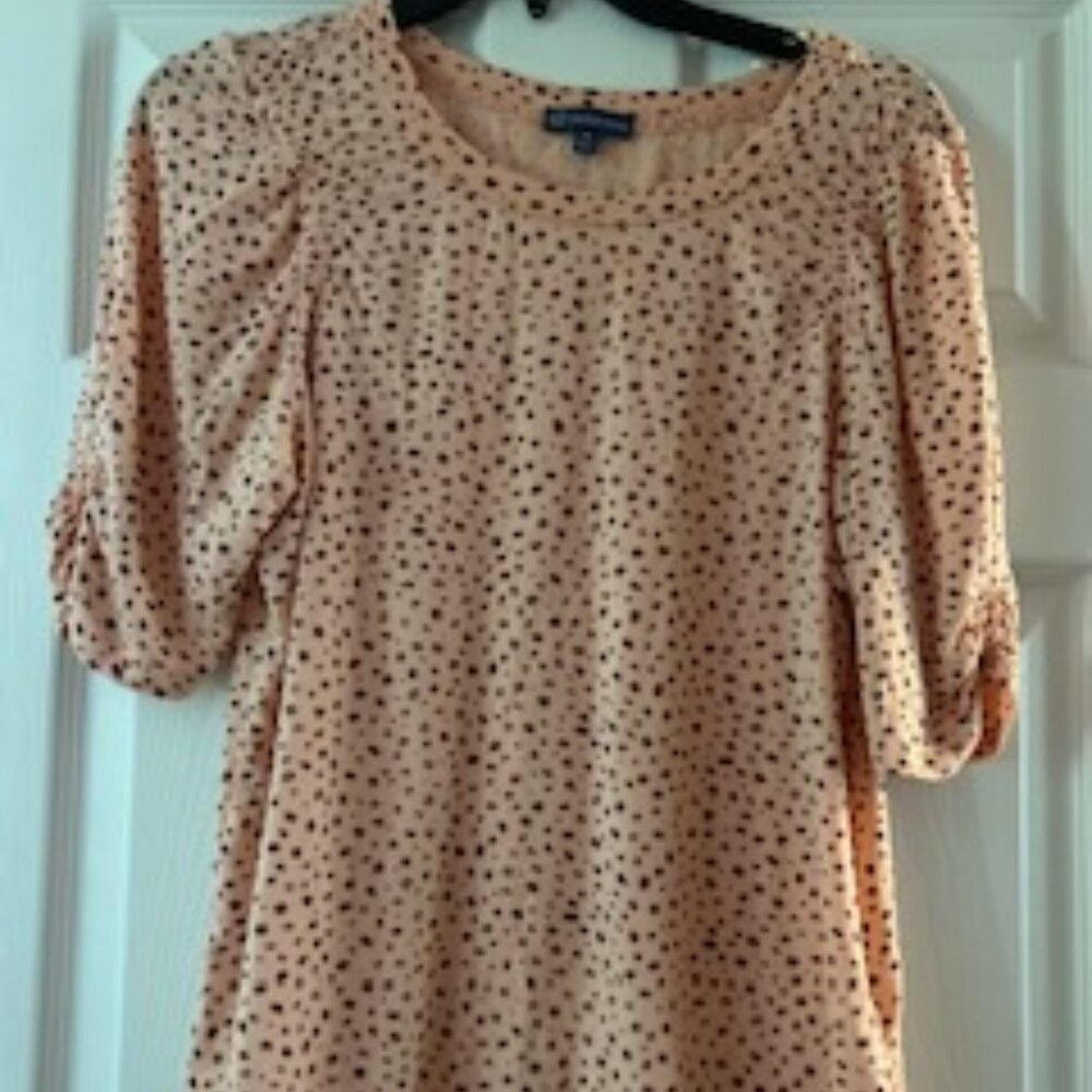 Peach w/red deco - Mid sleeve dress shirt-pleated arms- Democracy Medium